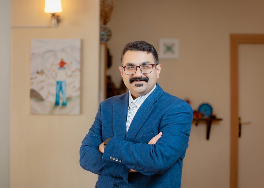 نیما قاضی: تکلیف حاکمیت با فیلترینگ باید روشن شود