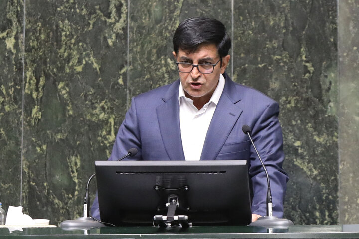 طرح بیمه رانندگان تاکسیهای اینترنتی را در مجلس به تصویب خواهیم رساند