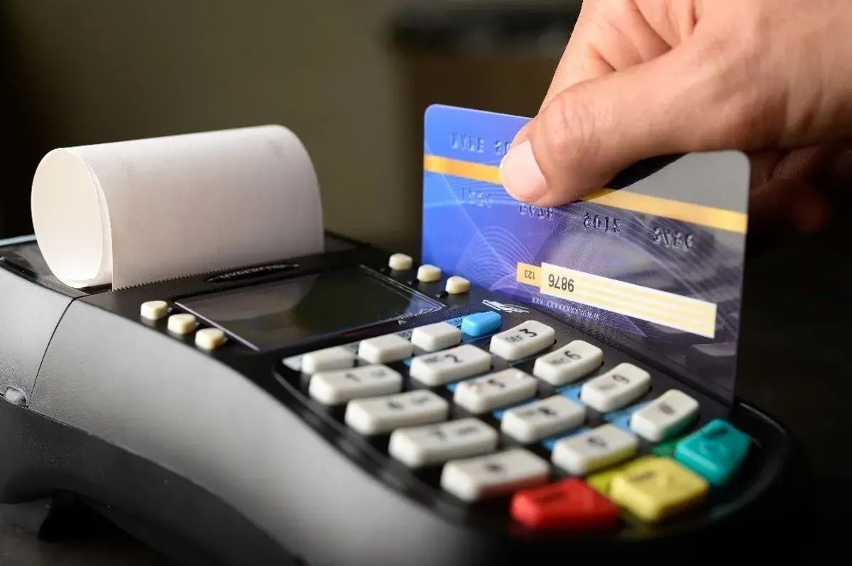 تعداد تراکنش‌های کارتی به کمترین سطح خود در ۲۱ ماه اخیر رسید