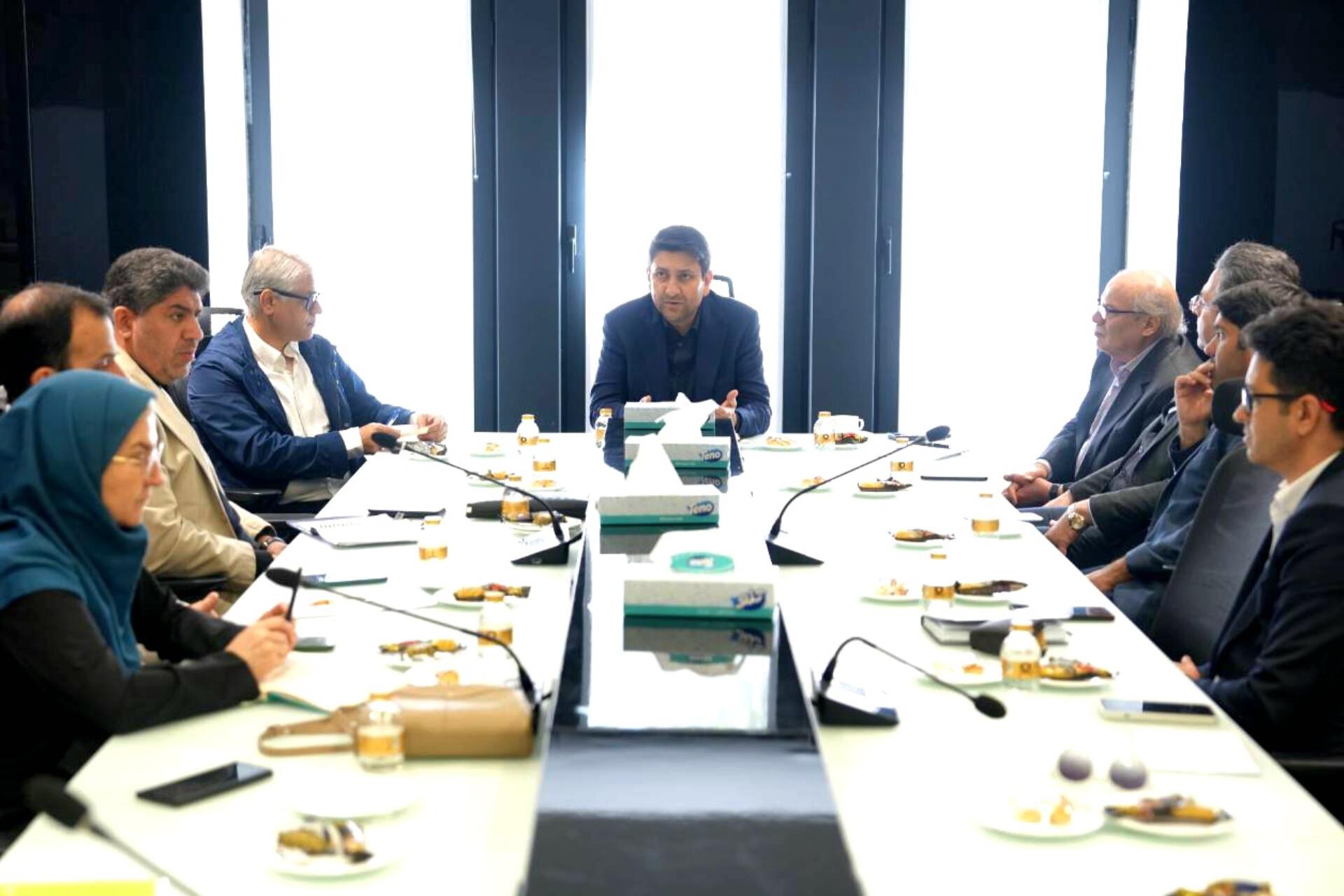 عذرخواهی وزیر ارتباطات بابت محدودیتهای ارتباطی در دوران جنگ