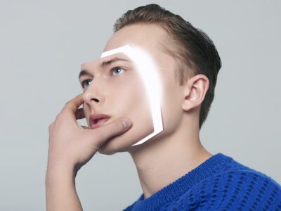 دیپ‌فیک چیست و چرا به یکی از بزرگ‌ترین چالش‌های عصر هوش مصنوعی تبدیل شده است؟