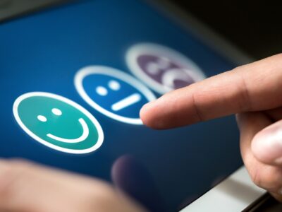 راهنمای جامع ارائه بازخورد مؤثر، تکنیک‌ها و اصول برای رشد کارکنان