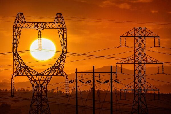 با اسراف‌کنندگان مصرف انرژی باید برخورد قانونی شود