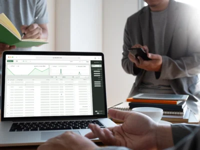 چگونه با CRM، فرآیندهای فروش و خدمات مشتری را بهبود دهیم؟