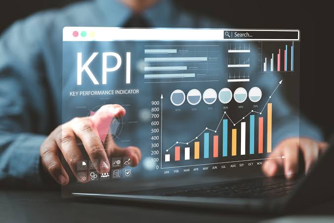 مطالعه موردی؛ تأثیر KPI مدیریت بر بهبود بهرهوری در تیمهای استارتاپی